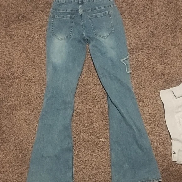 Hurley Women's  Small Light Gray Sweatshirt With Size 5 Hot Topic Jeans - Picture 4 of 4